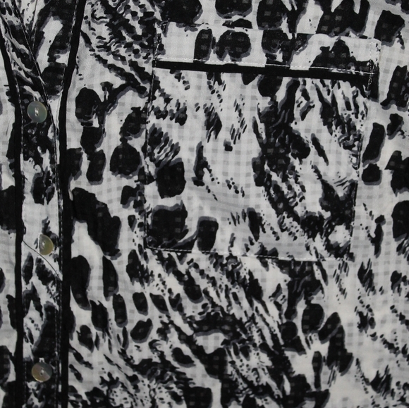 Animal print button up tank - Picture 3 of 5